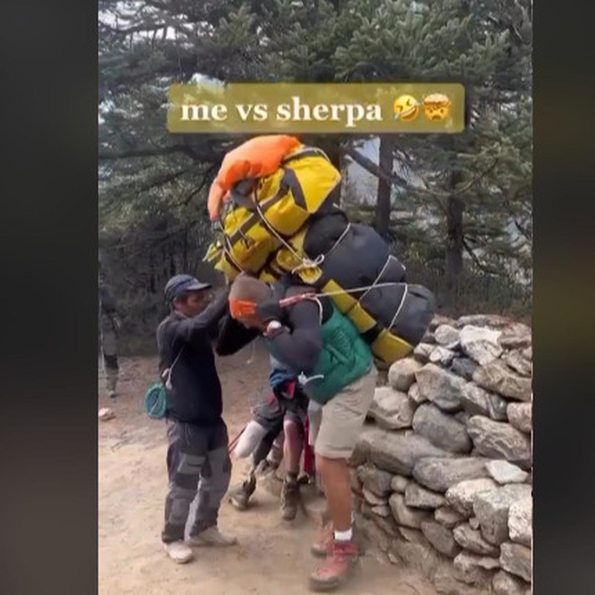 Potret Tangguhnya Sherpa Porter Gunung Everest