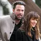 Belum resmi cerai, Jennifer Garner berharao rumah tangganya dengan Ben Affleck masih bisa diperbaiki.