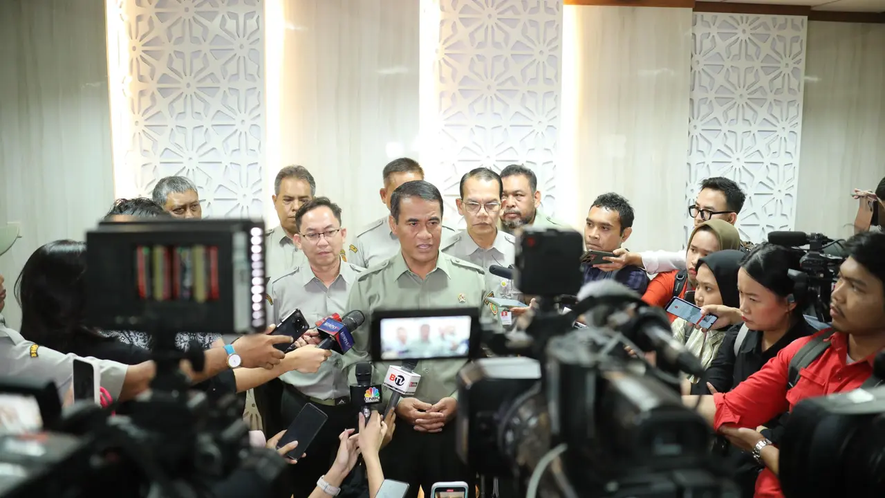Menteri Pertanian Andi Amran Sulaiman kembali mengambil langkah tegas dengan mencopot seorang pejabat Eselon II di Kementerian Pertanian (Kementan) yang terbukti terlibat praktik korupsi. (Dok Kementan)