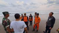 Seorang warga hilang tenggelam terseret ombak di Pantai Mliwis, Kebumen. (Foto: Liputan6.com/Basarnas Cilacap)