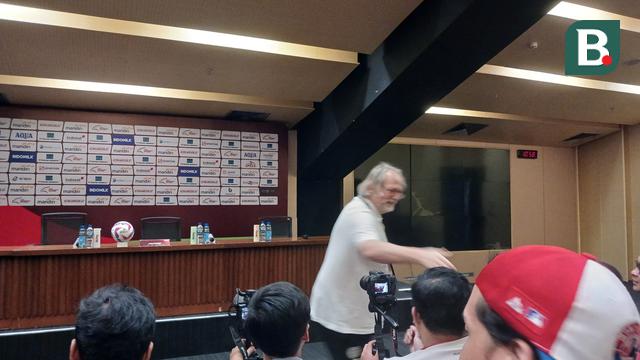 Pelatih Timnas Filipina, Tom Saintfiet