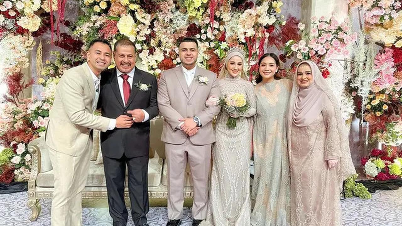 7 Momen Artis Hadiri Acara Ngunduh Mantu Yislam Jaidi, Elegan dan Diwarnai Hiburan