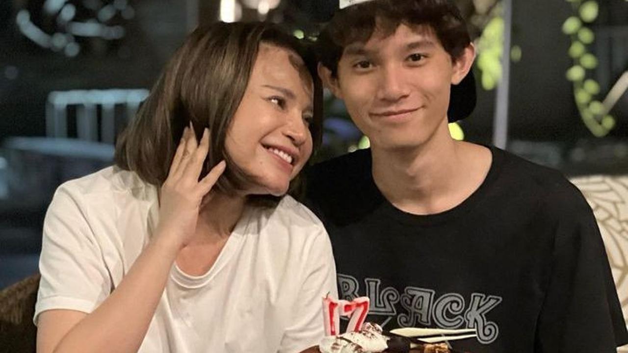 Sejumlah rekan artis menyampaikan selamat ulang tahun buat Rizky Langit Ramadhan.<br>