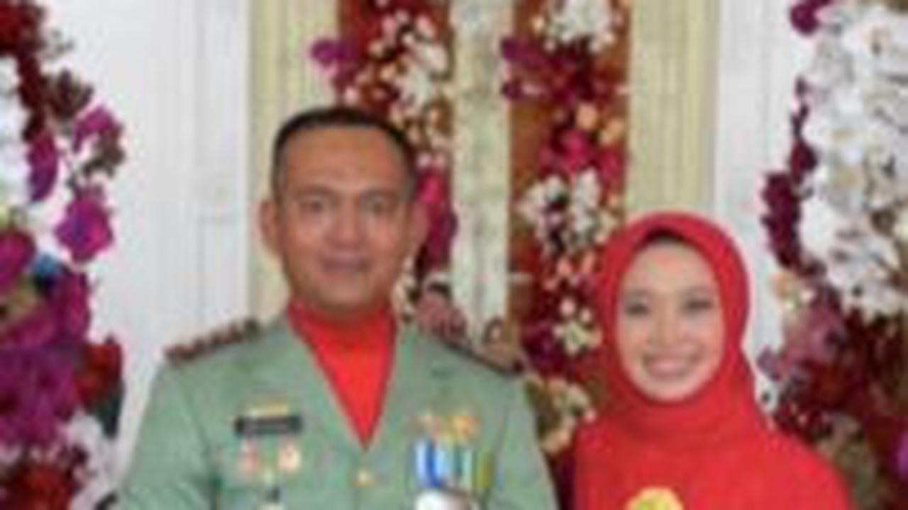 ⁠Bikin Haru Perjalanan Ibu Persit Bersama Sang Suami Berpangkat Kolonel, Kini Sang Putri Kuliah di UI 'Aku Bersyukur Pada Allah