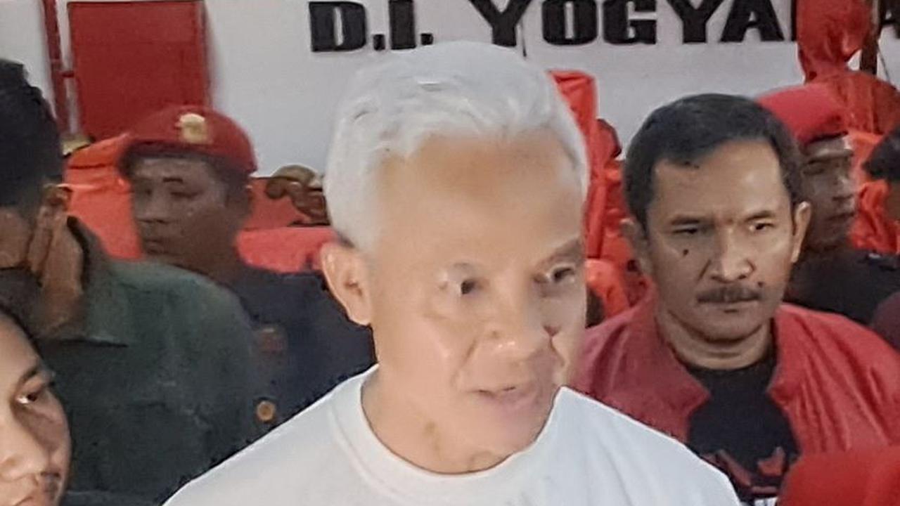 Hadiah' Kejutan Capres Ganjar Untuk Emak Emak yang Meminta Uang Saat Kampanye