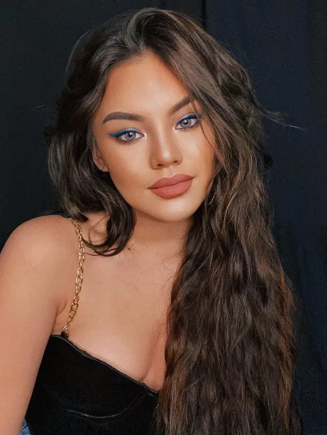 Disebut Mirip Barbie, Ini 6 Pesona Shafa Harris yang Bikin Pangling