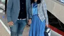 Sedangkan Aliya Rajasa tampak manis dengan gaun biru yang dikenakannya. Ia menambahkan  blazer untuk menyempurnakan gaya fashionnya.  [Foto: instagram/ Aliya Rajasa]