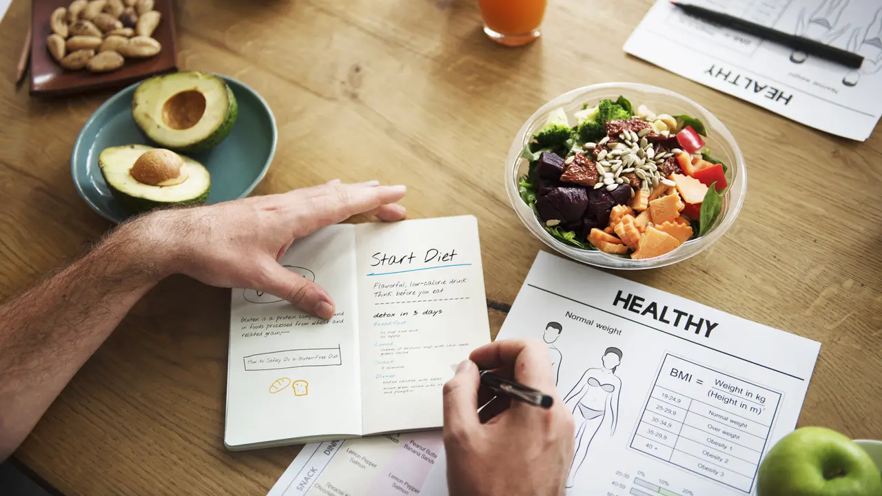 membuat jurnal diet