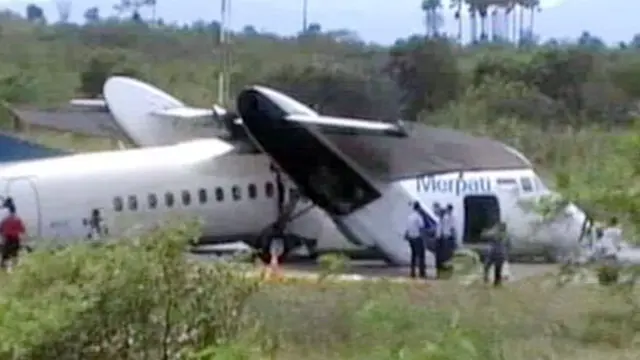 Merpati Crash Landing di Kupang, Pesawat Patah