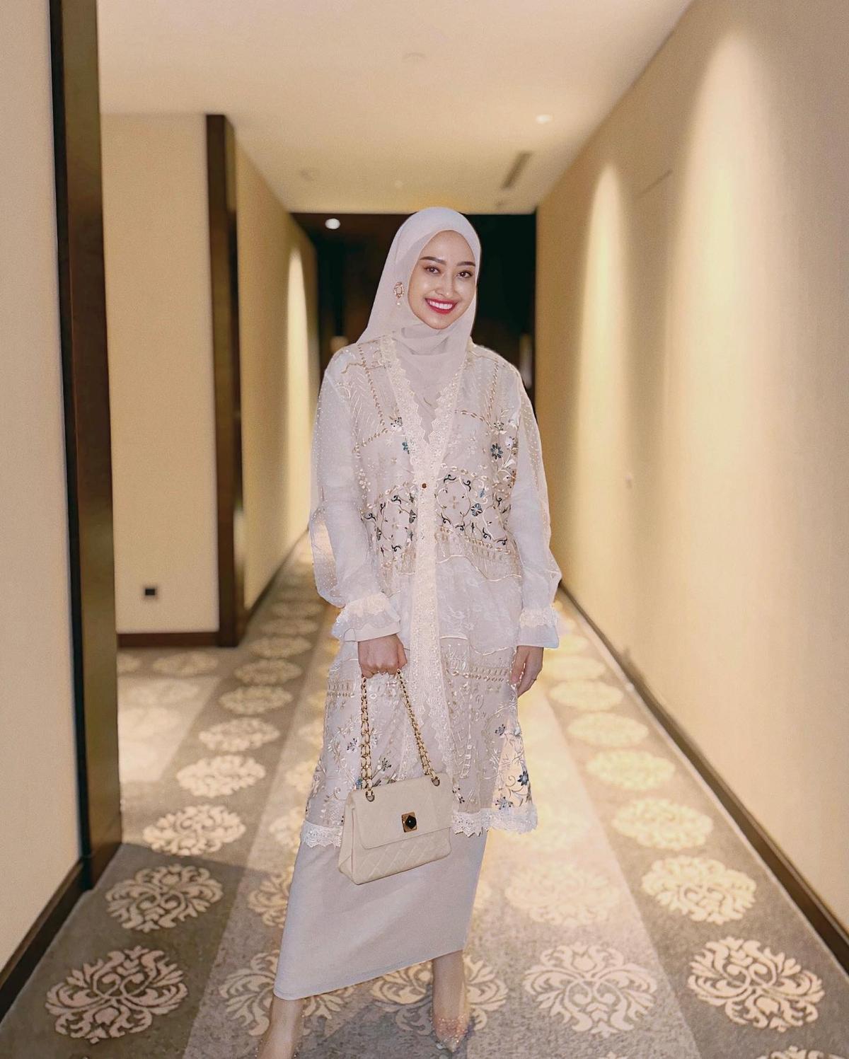 7 Potret Terbaru Puteri Modiyanti 'Anak' Tommy Soeharto yang Kini Berhijab, Paras Makin Cantik