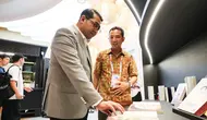 Para pegiat ekonomi kreatif bersama Menekraf Teuku Riefky Harsya. (dok. Biro Komunikasi Publik Kemenekraf)