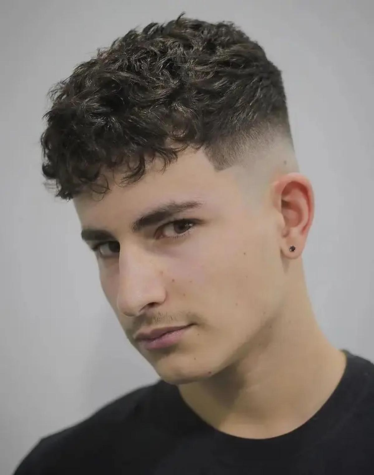 Model Rambut Pria yang Cocok untuk Wajah Bulat, Siap Bikin Kamu Tampil Percaya Diri