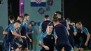 Gelandang Kroasia Luka Susic (tengah) mengikuti sesi latihan di tempat latihan Al Erssal, Doha, Qatar, Rabu (30/11/2022). Timnas Kroasia melanjutkan laga grup F Piala Dunia dan bersiap melawan Belgia. (OZAN KOSE/AFP)