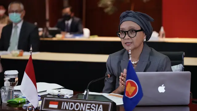 Menlu Retno Marsudi menyampaikan usulan kerja ASEAN-Rusia pada tiga isu, salah satunya mendukung rusia sebagai aktor terdepan dalam tata kelola kesehatan di kawasan (Kemlu RI)