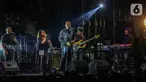 Musisi Tulus tampil pada hari kedua Synchronize Fest 2019 di Gambir Expo, Kemayoran, Jakarta, Sabtu (5/10/2019). Tulus membawakan lagu Monokrom, Sewindu, Teman Hidup, dan ditutup dengan Manusia Kuat. (Liputan6.com/Faizal Fanani)