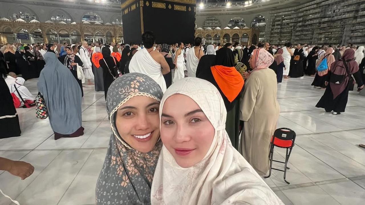Momen Spesial Elina Joerg di Makkah, Rayakan Ulang Tahun dengan Ibadah Umrah