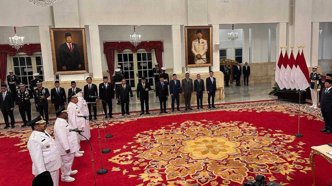 Presiden Prabowo Lantik Gubernur Papua Pegunungan dan Bangka Belitung di Istana Negara