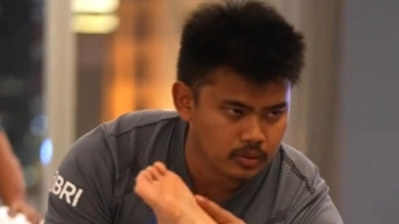 Masseur pertama yang dikenalkan oleh timnas adalah Muhammad Alfian. Alfian sudah menekuni dunia massage sejak tahun 2019 saat dirinya kuliah.