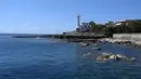 Pemandangan Pulau Ventotene di Lazio, Italia, Minggu (14/6/2020). Pulau Ventotene merupakan salah satu dari Kepulauan Pontine di Italia dan merupakan sisa-sisa dari sebuah gunung api purba. (Xinhua/Alberto Lingria)