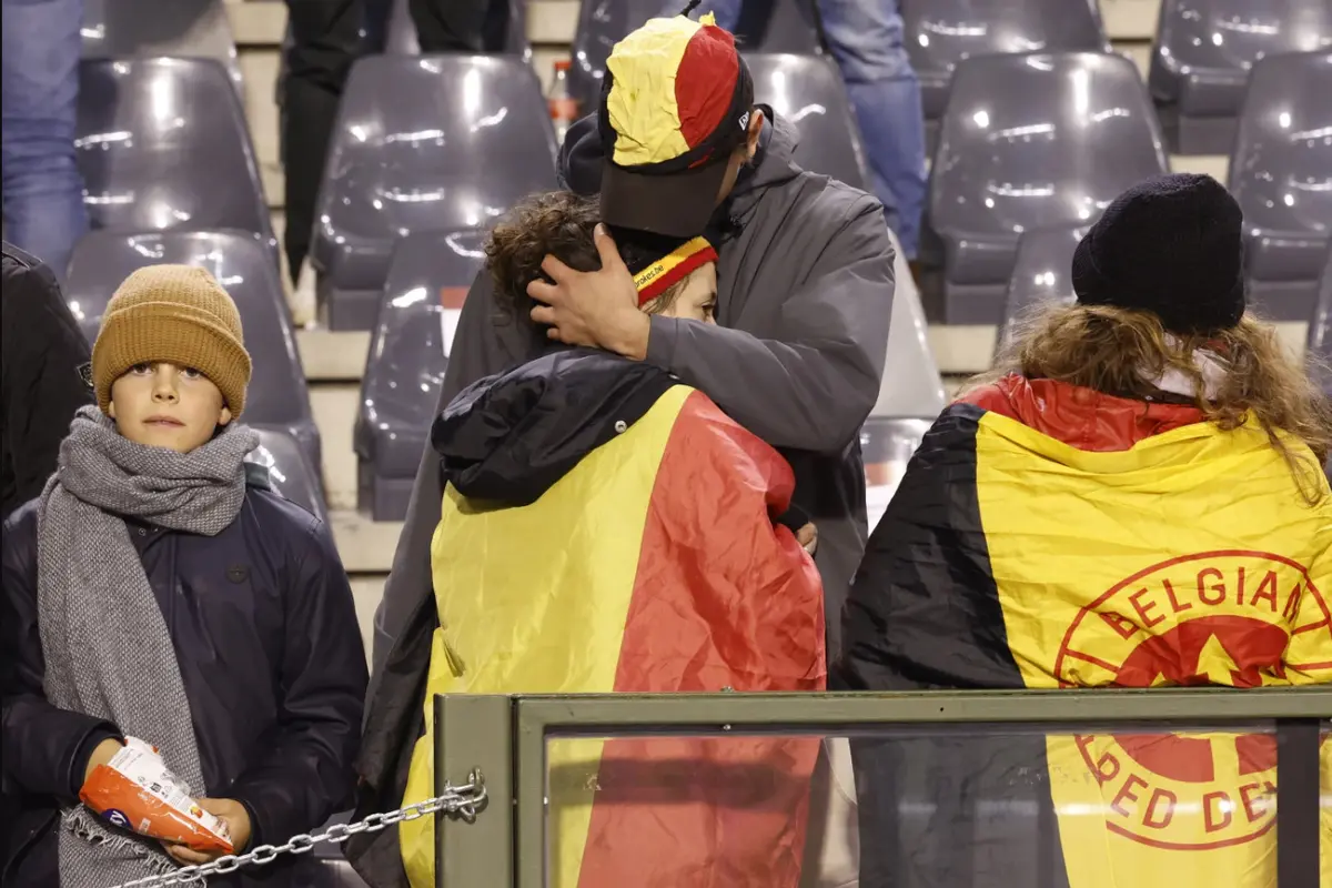 Penembakan terjadi di dekat stadion bola Belgia. Dua orang tewas. Kasus diduga terkait terorisme.