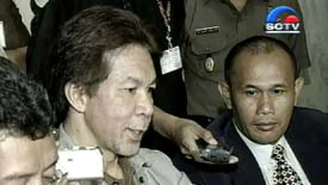 081104a100Hari.jpg