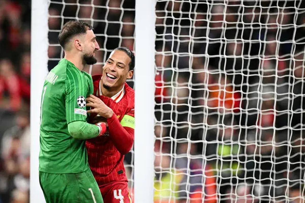 Rooney Sentil Van Dijk: Sikap Malasnya Bikin Liverpool Kebobolan!
