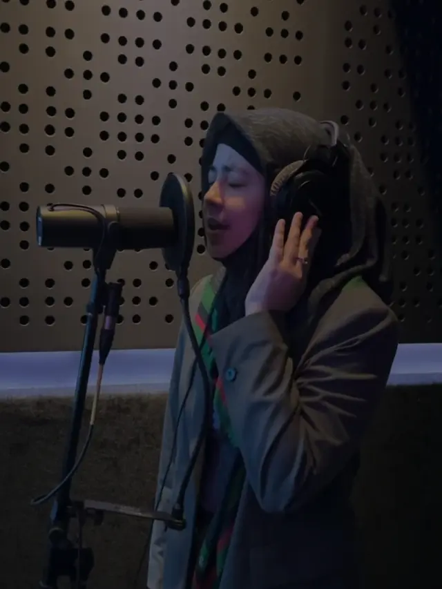 Risty Tagor Perdana Tulis Lagu