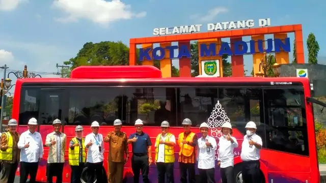 PT Perusahaan Pengelola Aset (PPA) menandatangani term sheet fasilitas pembiayaan kepada PT INKA untuk penyediaan bus listrik E-Inobus pada KTT G20 Bali 2022. (Dok PPA)