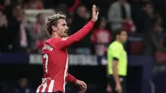 Penyerang Atletico Madrid #07 Antoine Griezmann merayakan gol yang dicetaknya ke gawang Real Mallorca pada lanjutan Liga Spanyol di Stadion Wanda Metropolitano, Minggu (26/11/2023). (Thomas COEX / AFP)