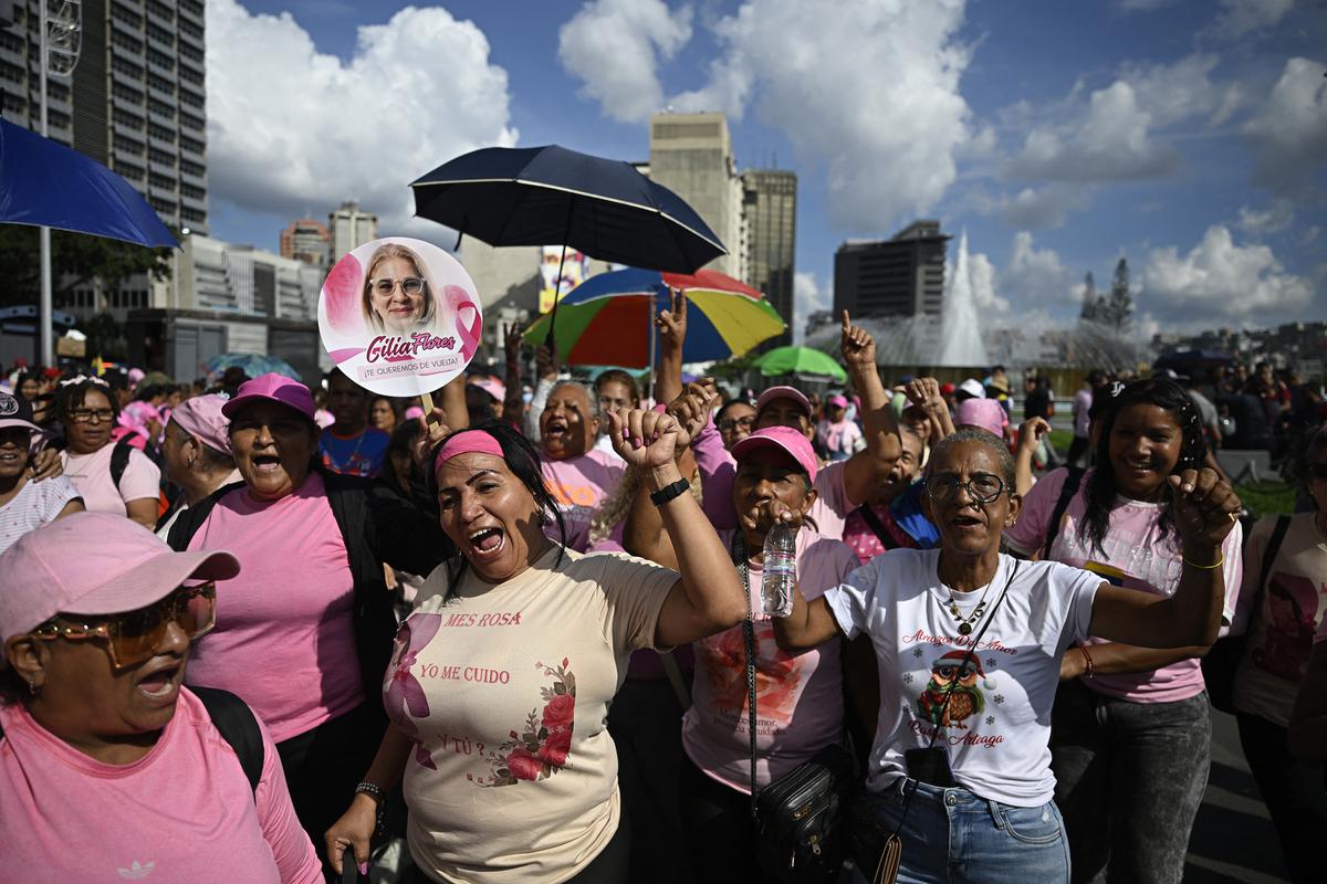 Ribuan Perempuan di Venezuela Kampanyekan Kesadaran Kanker Payudara