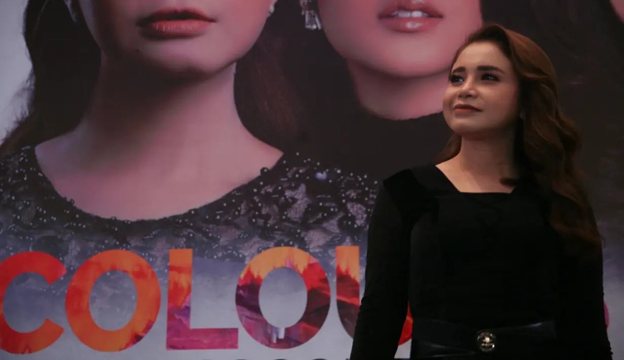 Selain Raisa, Rossa juga mengambil bagian dalam film Ayat-Ayat Cinta 2. Bahkan ia bangga bisa mnejadi pembuka sebelum perilisan film produksi MD Pictures itu. (Nurwahyunan/Bintang.com)