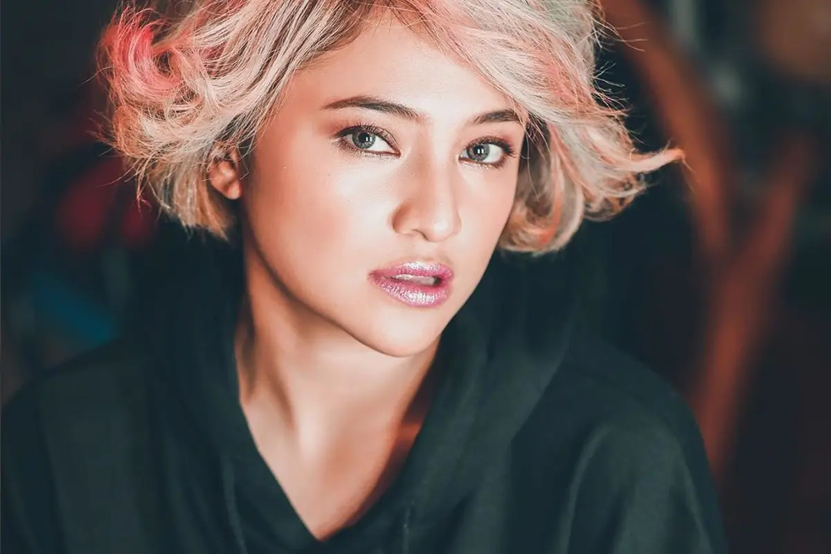 6 Potret Marshanda dengan Rambut Pendek, Makin Memesona
