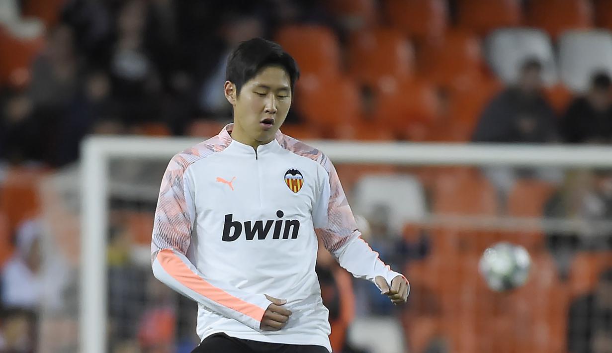 5. Lee Kang-in (Valencia) - Pemain asal Korea Selatan ini memiliki kecepatan dan memberikan umpan yang akurat. Lee Kang-in digadang-gadang sebagai penerus kehebatan David Silva di Valencia. (AFP/Jose Jordan)