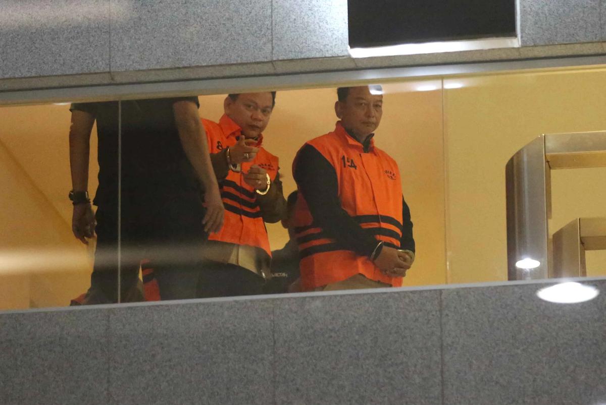 FOTO: Ketua dan Wakil Ketua Pengadilan Negeri Depok Ditahan KPK