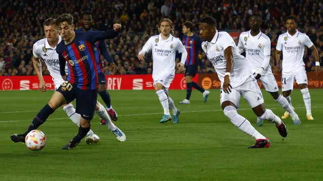 Karim Benzema Cetak Hattrick Pertamanya Lawan Barcelona, Real Madrid Lolos ke Final Copa Del Rey