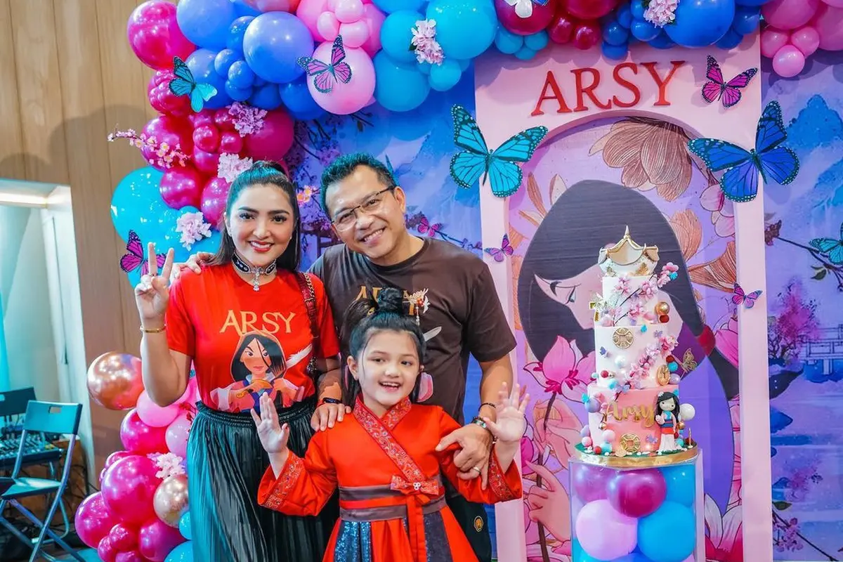 Pesta ulang tahun Arsy yang ke-7 bertema Mulan