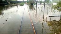 Jalur kereta Tanggulangin-Porong, Sidoarjo hingga Senin petang pasih terendam 29 centimeter. (Foto: Liputan6.com/Muhamad Ridlo/KAI Daop 5)