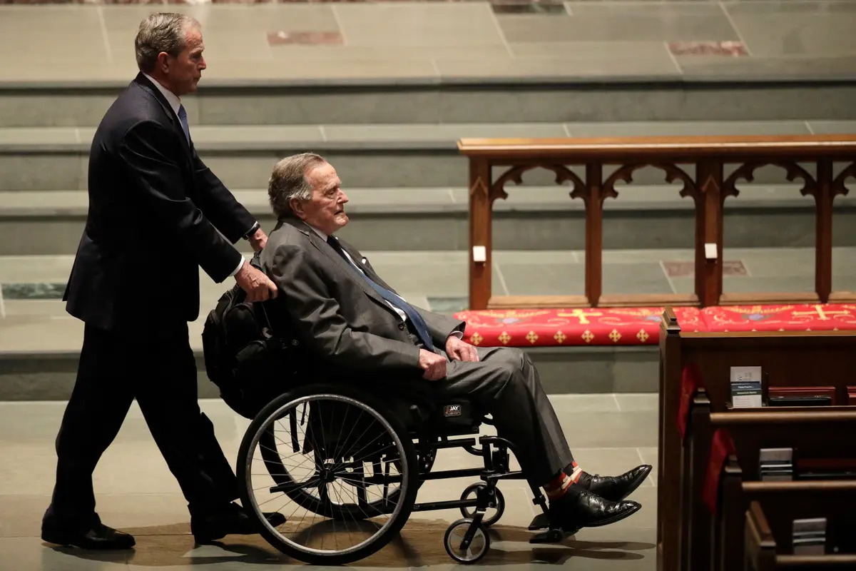 Usai Pemakaman Sang Istri, Mantan Presiden AS Bush Senior Masuk ICU
