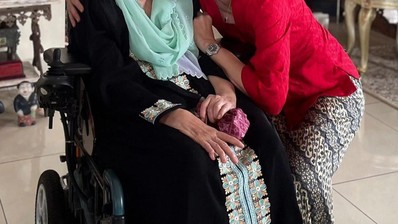 Cantiknya Veronica Tan Berkebaya Merah Bertemu Sinta Nuriyah