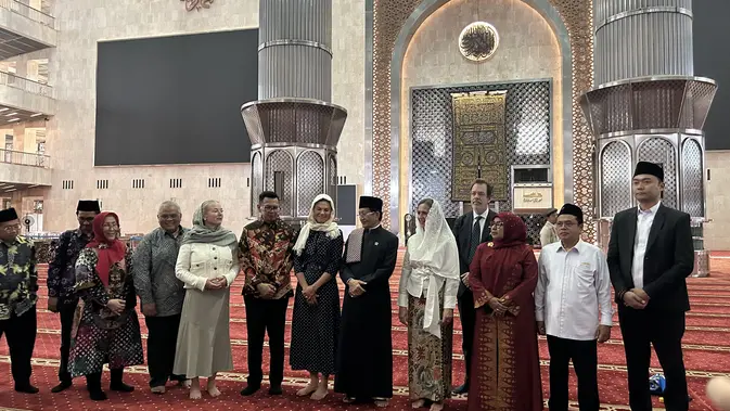 Putri Mahkota Victoria Menolak Pukul Bedug saat Kunjungi Masjid Istiqlal