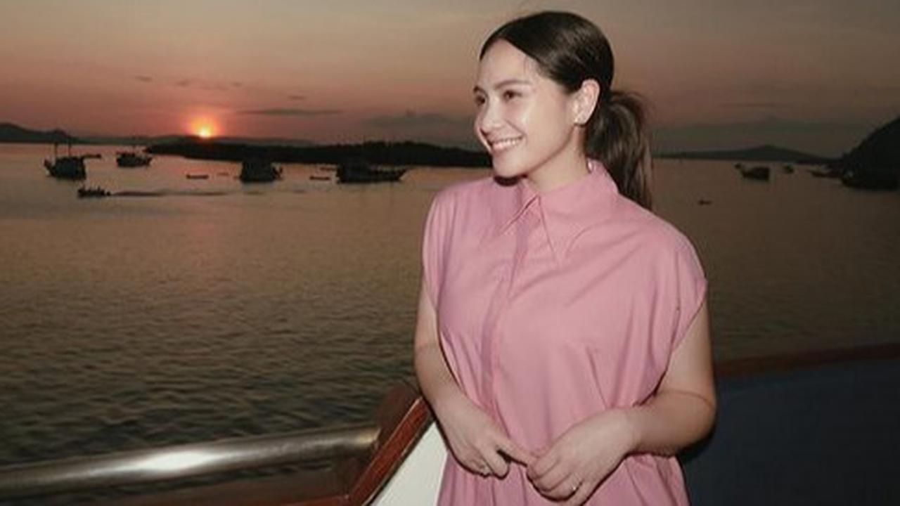 Potret Nagita Slavina Pakai Dress Pink Liburan di Labuan Bajo, Dipuji Makin Cantik dengan Aura Bersinar