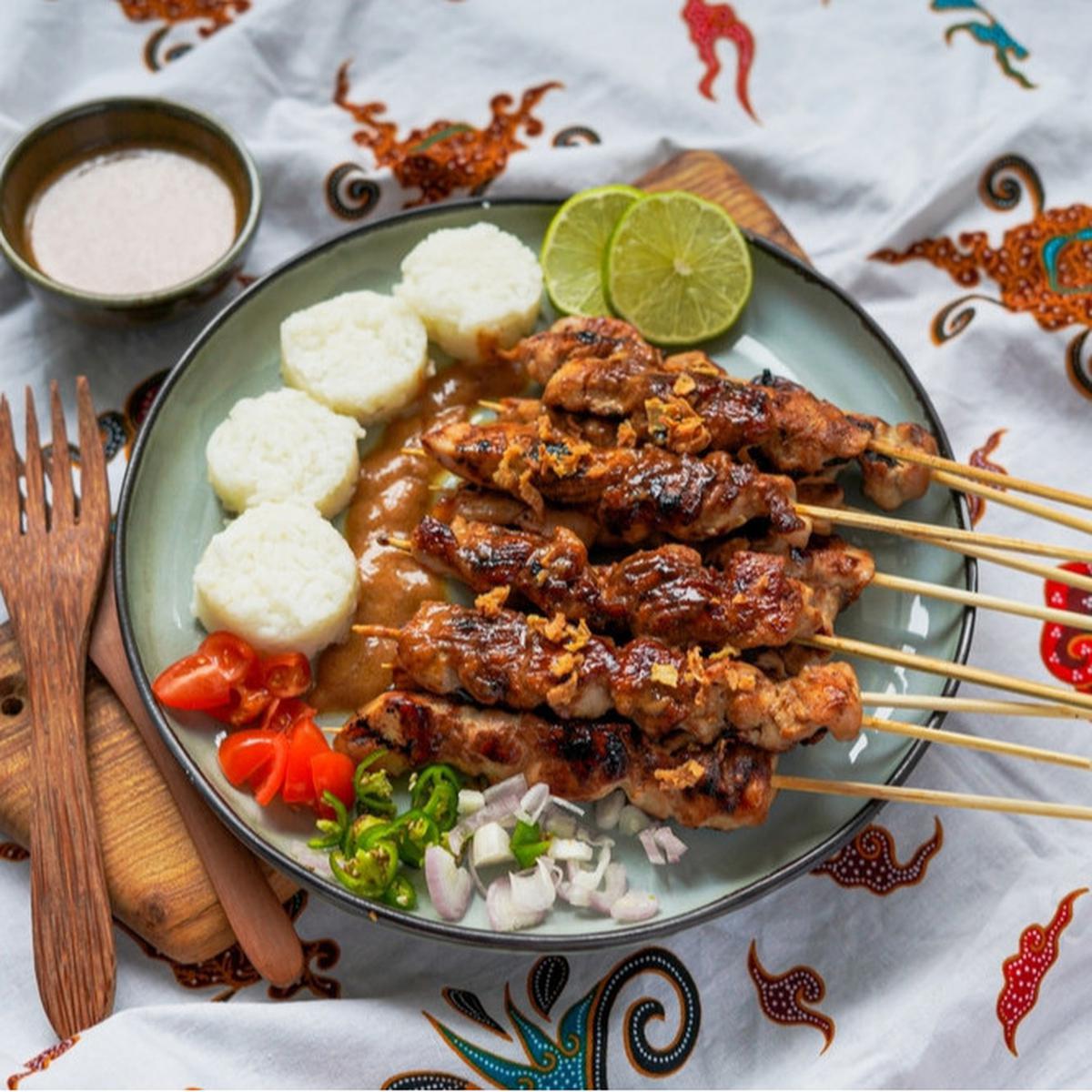 Resep Sate Ayam Saus Kacang yang Empuk dan Beraroma Smoky, Mudah untuk Ibu Recook