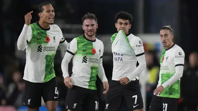 Foto: Pesan Menyentuh Luis Diaz untuk Keselamatan Sang Ayah saat Cetak Gol Penyeimbang Liverpool Kontra Luton Town