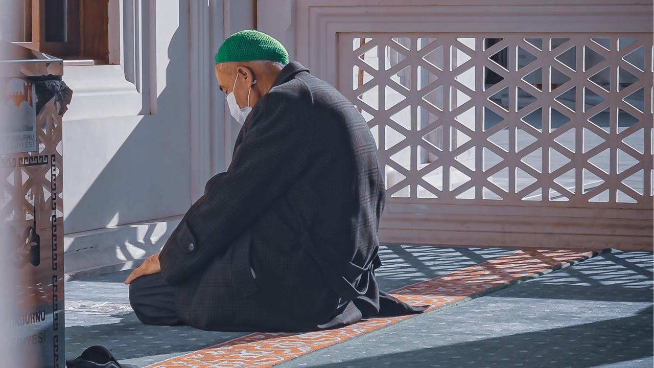 Bacaan Doa Agar Dicintai Allah Lengkap Disertai Artinya, Amalkan untuk Mendapat Keberkahan Hidup