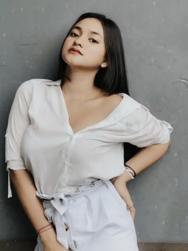 6 Potret Selma Contana Selebgram yang Disebut Mirip Syifa Hadju, Bak Saudara Kembar