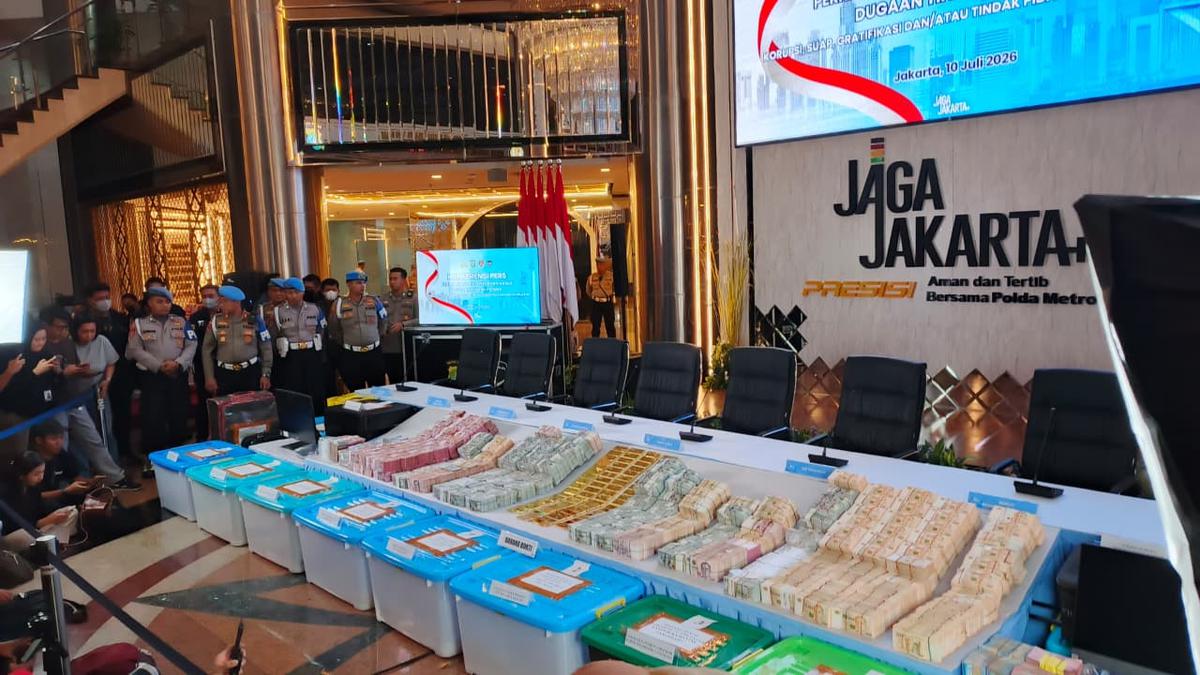 Mantan Jampidsus Febrie Adriansyah Tersangka Kasus Korupsi - merdeka.com