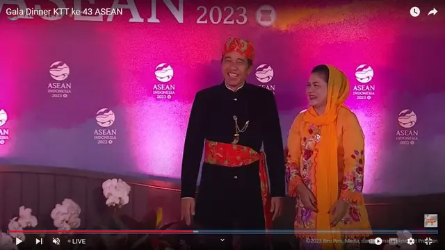 Potret Jokowi-Iriana Pakai Baju Adat Betawi Saat Gala Dinner KTT ASEAN di Senayan