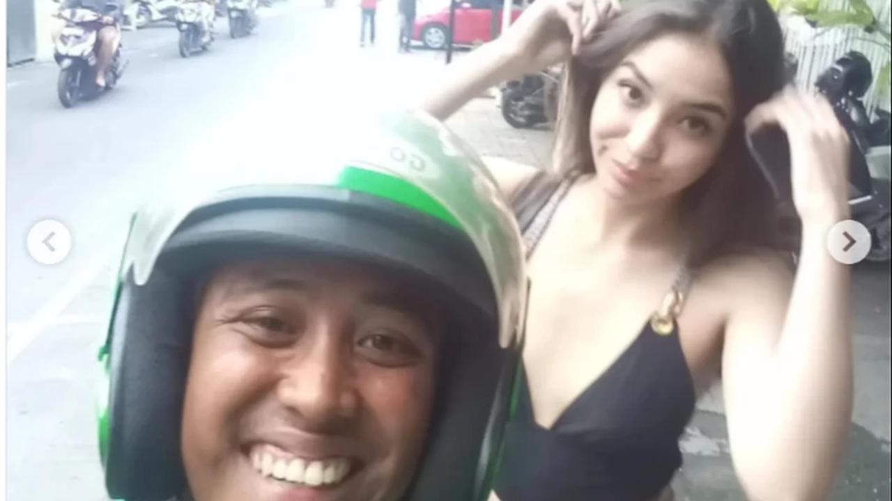 Orderan Tak Terlupakan, Abang Ojol Unggah Foto Lawas Bareng Manohara Bikin Salfok