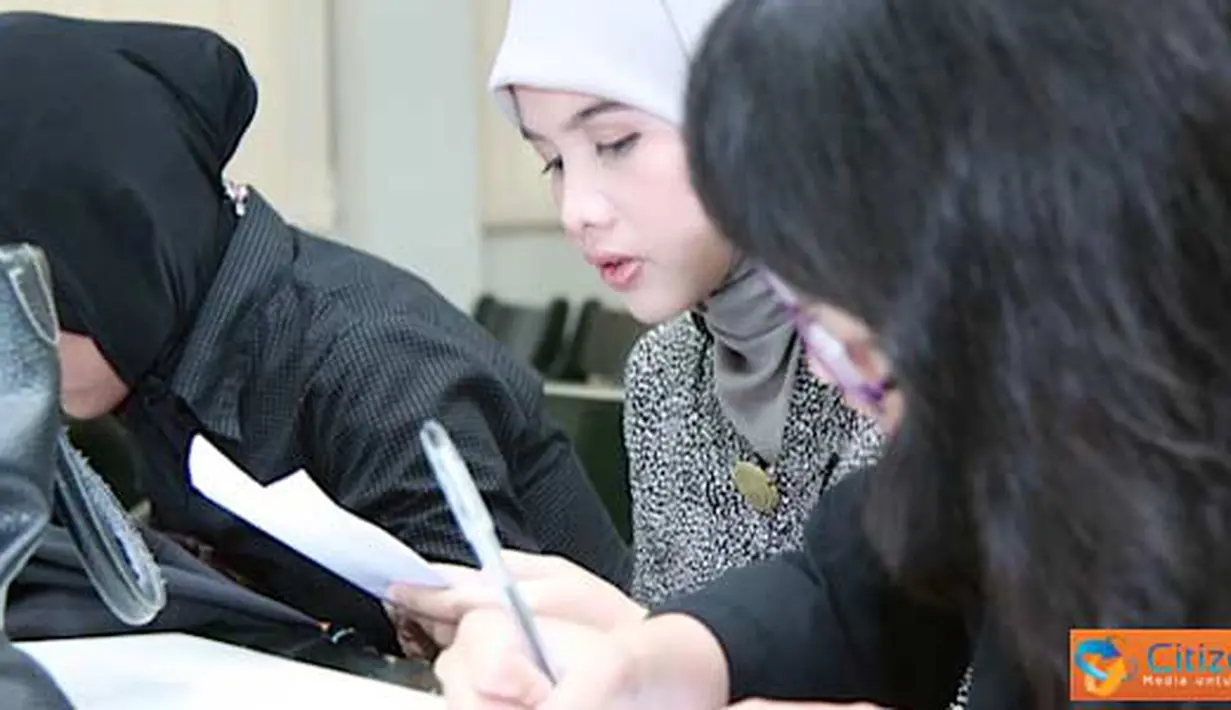 Citizen6, Yogyakarta: Peserta Lomba Presenter sedang berlatih di UGM. (Pengirim: Ady Permadi)