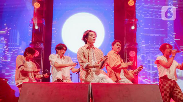 Penampilan V1RST & UN1TY di KapanLagi Buka Bareng 2023